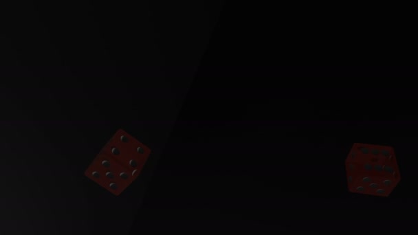 Rojo cubos transparentes caen en la mesa de espejo negro del casino en cámara lenta . — Vídeos de Stock