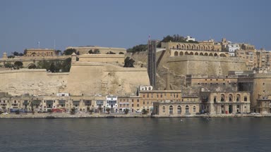 Valletta - Malta, Nisan, 2018: Akdeniz, Valletta ve Adası Malta görünümü.