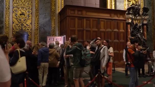 VALLETTA - MALTA, April, 2018: Interior of St Johns Co-Cathedral - Valletta, Malta. — Stock Video