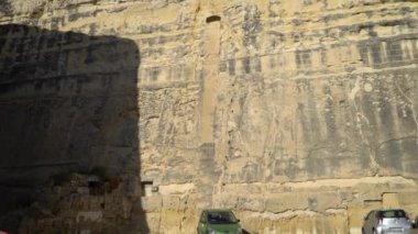 Valletta - Malta, Nisan, 2018: Akdeniz, Valletta ve Malta Adası üzerinden su taksi görünümünü.