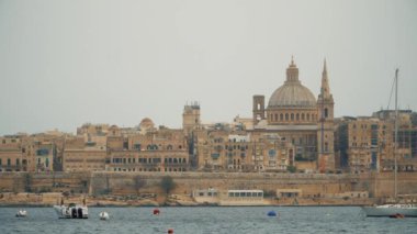 Valletta - Malta, Nisan, 2018: Akdeniz, Valletta ve Adası Malta görünümü.