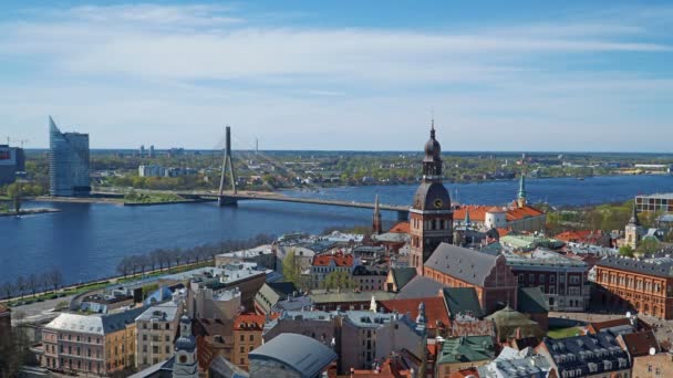 Zaman Atlamalı Panorama Görünüm Tower Saint Peter Kilisesi Letonya Riga — Stok video