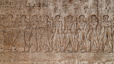Ramesseum, Firavun 2. Ramses Ramses ve Ramses 'in anıt tapınağı ya da morg tapınağıdır. Yukarı Mısır 'daki Theban mezarlığında, modern Lüksör şehrinden Nil Nehri' nin karşısında yer alır. Mısır.