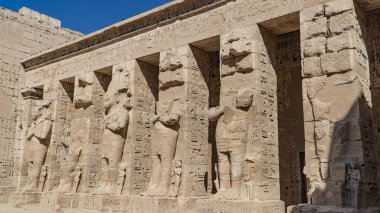 Medinet Habu Tapınağı. Mısır, Luxor. Morg Tapınağı Ramses III Medinet Habu adlı bir önemli yeni Krallık dönemi Batı Şeria Mısır Luksor yapıdır