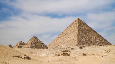 Giza 'daki Büyük Piramitler, Kahire, Mısır