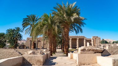 Seti 'nin Mortuary Tapınağı, Yeni Krallık Firavunu I. Seti' nin anıt tapınağıdır. Yukarı Mısır 'daki Theban Necropolis' te, modern Lüksör Thebes şehrinin Nil Nehri 'nin karşısında yer almaktadır. Bina nea 'da.