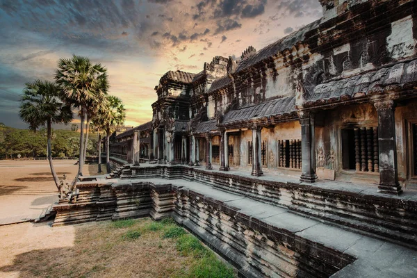 Angkor Wat gün batımında, Siem Reap Eyaleti, Kamboçya