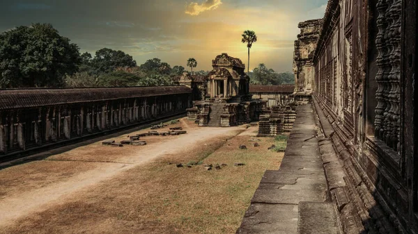 Angkor Wat gün batımında, Siem Reap Eyaleti, Kamboçya