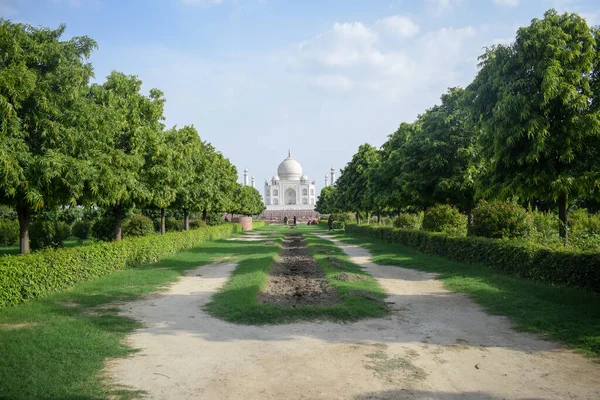 Taj Mahal Est Mausolée Marbre Blanc Ivoire Situé Sur Rive — Photo