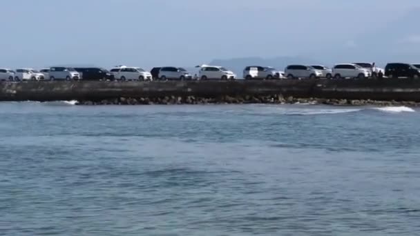 バリ島のサヌールビーチからインドネシアのヌサペニダへの高速ボート サヌールビーチからヌサペニダ インドネシア ヌサペニダへのスピードボート — ストック動画