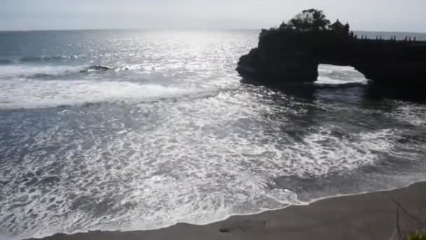 Ινδουιστικός Ναός Pura Tanah Lot Και Ηλιοβασίλεμα Μπαλί Ινδονησία Tanah — Αρχείο Βίντεο