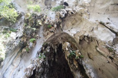 Batu mağaraları, Hindistan dışındaki en büyük Hindu tapınağı. Lord Murugan 'ın heykeli, Kuala Lumpur yakınlarındaki Kutsal Batu Mağaraları, Malezya