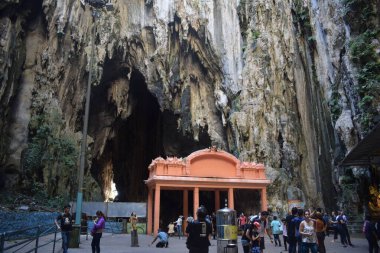 Batu mağaraları, Hindistan dışındaki en büyük Hindu tapınağı. Lord Murugan 'ın heykeli, Kuala Lumpur yakınlarındaki Kutsal Batu Mağaraları, Malezya