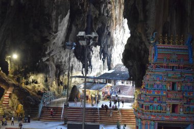 Batu mağaraları, Hindistan dışındaki en büyük Hindu tapınağı. Lord Murugan 'ın heykeli, Kuala Lumpur yakınlarındaki Kutsal Batu Mağaraları, Malezya