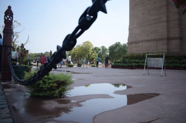 Hindistan Kapısı (orijinal adıyla All India War Memorial) Yeni Delhi, Hindistan 'ın eski adıyla Kingsway' in 