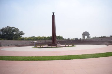 Delhi 'deki Ulusal Savaş Anıtı' nın iç manzarası, Savaş Anıtı 'nın akşam manzarası, Hindistan Kapısı Rajpath, Yeni Delhi' de bulunan bir savaş anıtıdır.