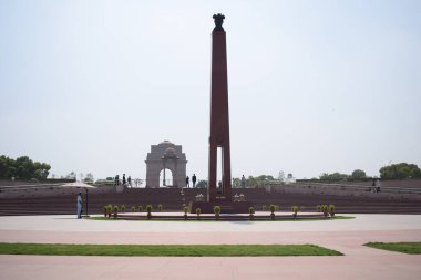 Delhi 'deki Ulusal Savaş Anıtı' nın iç manzarası, Savaş Anıtı 'nın akşam manzarası, Hindistan Kapısı Rajpath, Yeni Delhi' de bulunan bir savaş anıtıdır.