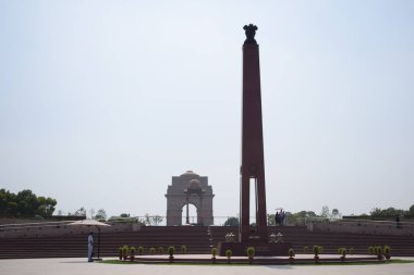 Delhi 'deki Ulusal Savaş Anıtı' nın iç manzarası, Savaş Anıtı 'nın akşam manzarası, Hindistan Kapısı Rajpath, Yeni Delhi' de bulunan bir savaş anıtıdır.