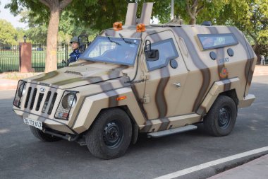 Hindistan Kapısı (orijinal adıyla All India War Memorial) Yeni Delhi, Hindistan 'ın eski adıyla Kingsway' in 