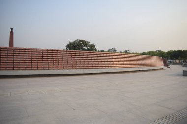 Delhi 'deki Ulusal Savaş Anıtı' nın iç manzarası, Savaş Anıtı 'nın akşam manzarası, Hindistan Kapısı Rajpath, Yeni Delhi' de bulunan bir savaş anıtıdır.