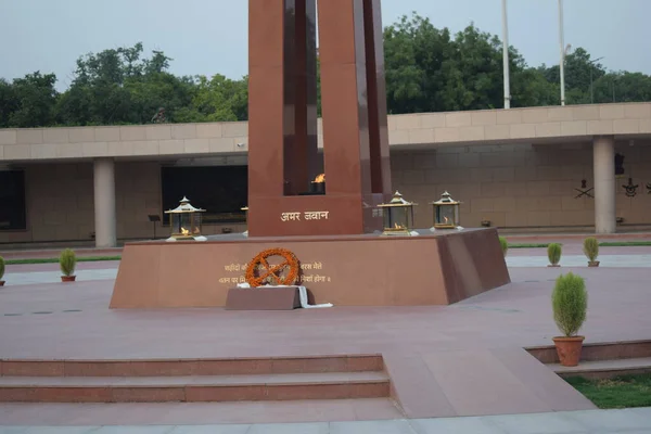 Всередині Пам Ятки Національного Військового Меморіалу Делі Індія Присвяченого Пам — стокове фото