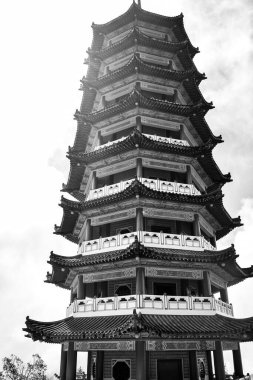 Chin Sweet Caves Tapınağı Genting Highlands, Pahang, Malezya 'da bulunan bir Taoist tapınağıdır. Malezya' nın Genting Highland bölgesindeki Chin Swee Tapınağı 'nın en iyi manzarasıdır.