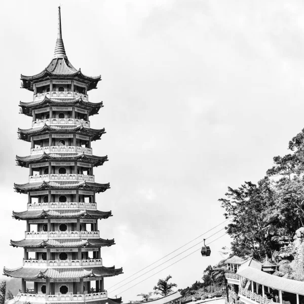 清水洞寺 Chin Swee Caves Temple 是马来西亚彭行县成丁高地的一座道教寺 位于马来西亚成丁高地的清水寺和马来西亚的中华寺 — 图库照片