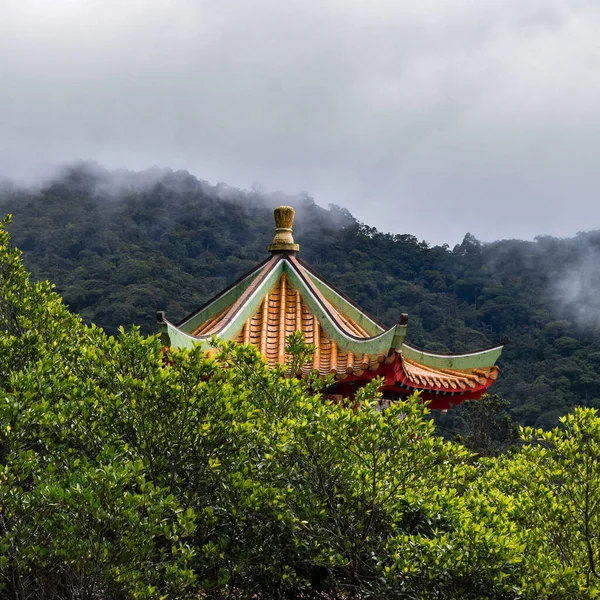 清水洞寺 Chin Swee Caves Temple 是马来西亚彭行县成丁高地的一座道教寺 位于马来西亚成丁高地的清水寺和马来西亚的中华寺 — 图库照片