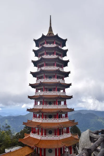 清水洞寺 Chin Swee Caves Temple 是马来西亚彭行县成丁高地的一座道教寺 位于马来西亚成丁高地的清水寺和马来西亚的中华寺 — 图库照片