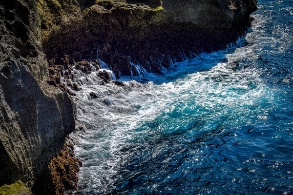 Beautiful Angel Billabong View Sharp Dramatic Rocks Crashing Waves Entrance — Stock Photo, Image