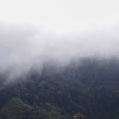 Skyway teleferiğindeki Chin Sweet mağara tapınağı Genting Highland, Malezya 'da Genting Highland' dan Genting Highlands 'a giden bir teleferikle Kuala Lumpur, Skyway Cable Car...