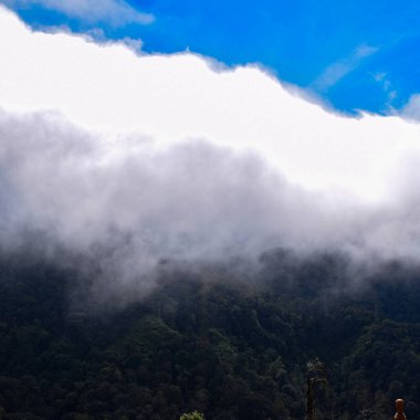 Skyway teleferiğindeki Chin Sweet mağara tapınağı Genting Highland, Malezya 'da Genting Highland' dan Genting Highlands 'a giden bir teleferikle Kuala Lumpur, Skyway Cable Car...