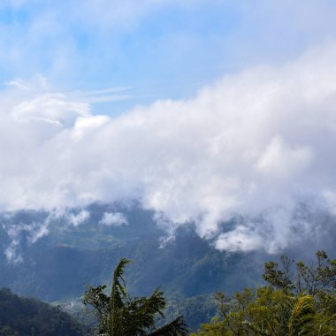 Skyway teleferiğindeki Chin Sweet mağara tapınağı Genting Highland, Malezya 'da Genting Highland' dan Genting Highlands 'a giden bir teleferikle Kuala Lumpur, Skyway Cable Car...