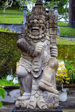 Bali 'deki Ubud Adası' ndaki Titra Boş Tapınağı 'nda, Ubud' a yakın olan ünlü Bali Tapınağı Titra Empul heykellerinde çekildi.