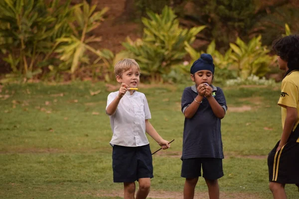 Nueva Delhi India Diciembre 2019 Niños Felices Jugando Famoso Parque — Foto de Stock