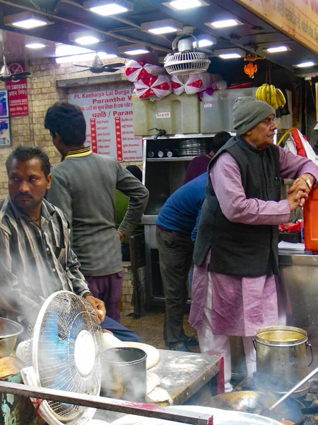 旧デリー インド 2019年12月9日 デリーのチャンドニ チャウク市場における店主や露店の肖像写真 デリーストリートフォト — ストック写真
