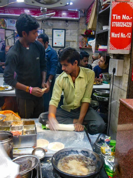 2019 델리의 시장에서 주인이나 노점상의 초상화 스트리트 — 스톡 사진