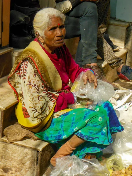 Staré Dillí Indie Prosince 2019 Žena Jiným Výrazem Během Dne — Stock fotografie