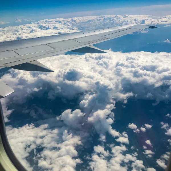 View Airplane Porthole Clouds Clear Blue Sky — Stock Photo, Image