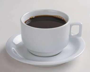 Kahveli beyaz fincan.
