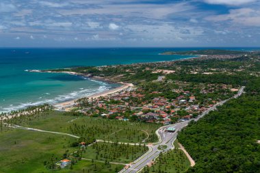 1 Mart 2014 'te Brezilya' nın Recife kenti yakınlarındaki Paripama Nehri üzerinde durulan Paiva plajı ve ekolojik rezerv. Hava görünümü