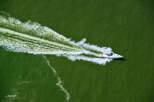 Speedboat Sea Recife Pernambuco Brazil Στις Μαρτίου 2014 Αεροφωτογραφία — Φωτογραφία Αρχείου