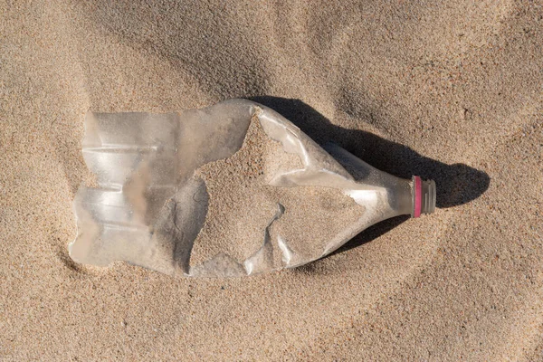 Műanyag Palack Homokban Szennyezést Okozva Poco Strandján Joao Pessoa Város — Stock Fotó