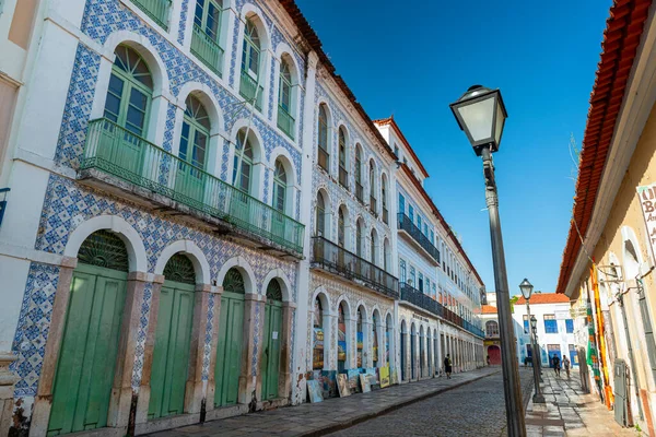 2016年8月6日にブラジルのマラナオ サンルイス ポルトガル通りの古い建物のファサードは 歴史的な中心部にあり ブラジル植民地時代の窓 タイルがあります — ストック写真
