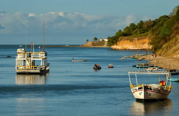 Łodzie Późnym Popołudniem Plaży Lagoa Das Guarairas Tibau Sul Pobliżu — Zdjęcie stockowe