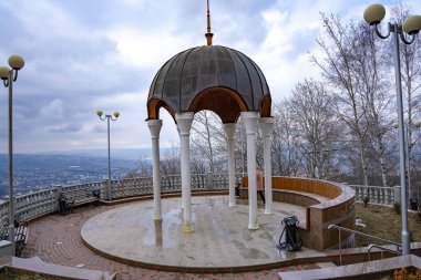 Kislovodsk. Park 'ta. Bahar. Rahatlama