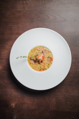 Pastırmalı ve domatesli lezzetli çorba.