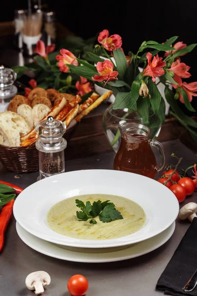 Delikat Gräddsoppa Zucchini Lätt Sommarkost Maträtt — Stockfoto