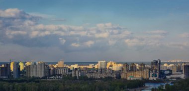  Kiev cityscape ve Dinyeper Nehri, Ukrayna