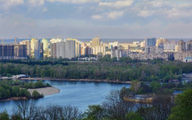  Kiev cityscape ve Dinyeper Nehri, Ukrayna